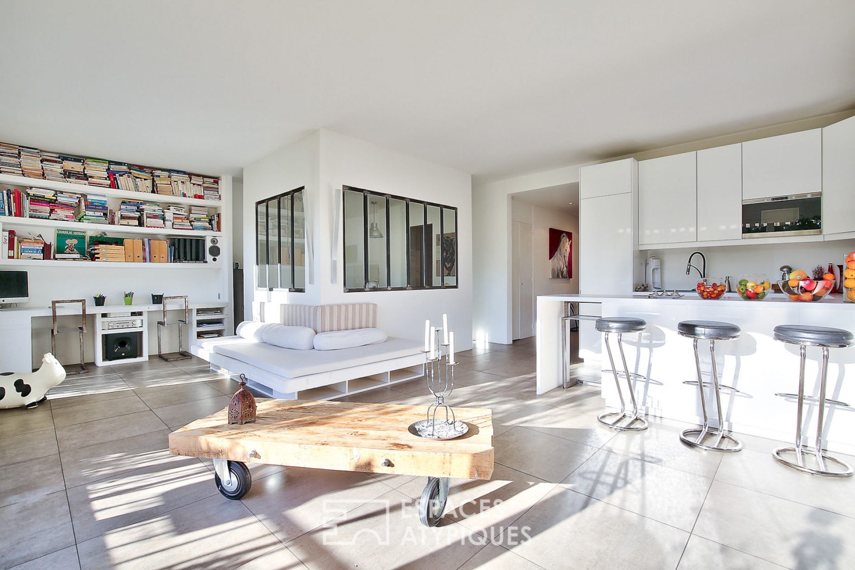 Contemporary apartment with roof terrace