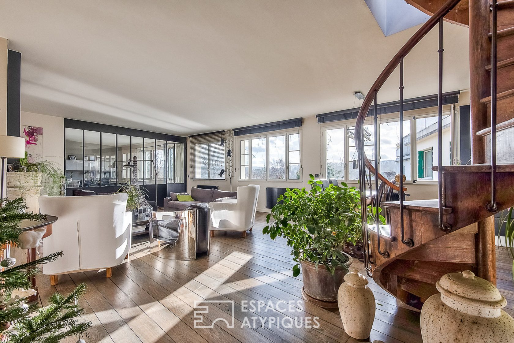 Appartement contemporain avec toit-terrasse et vue