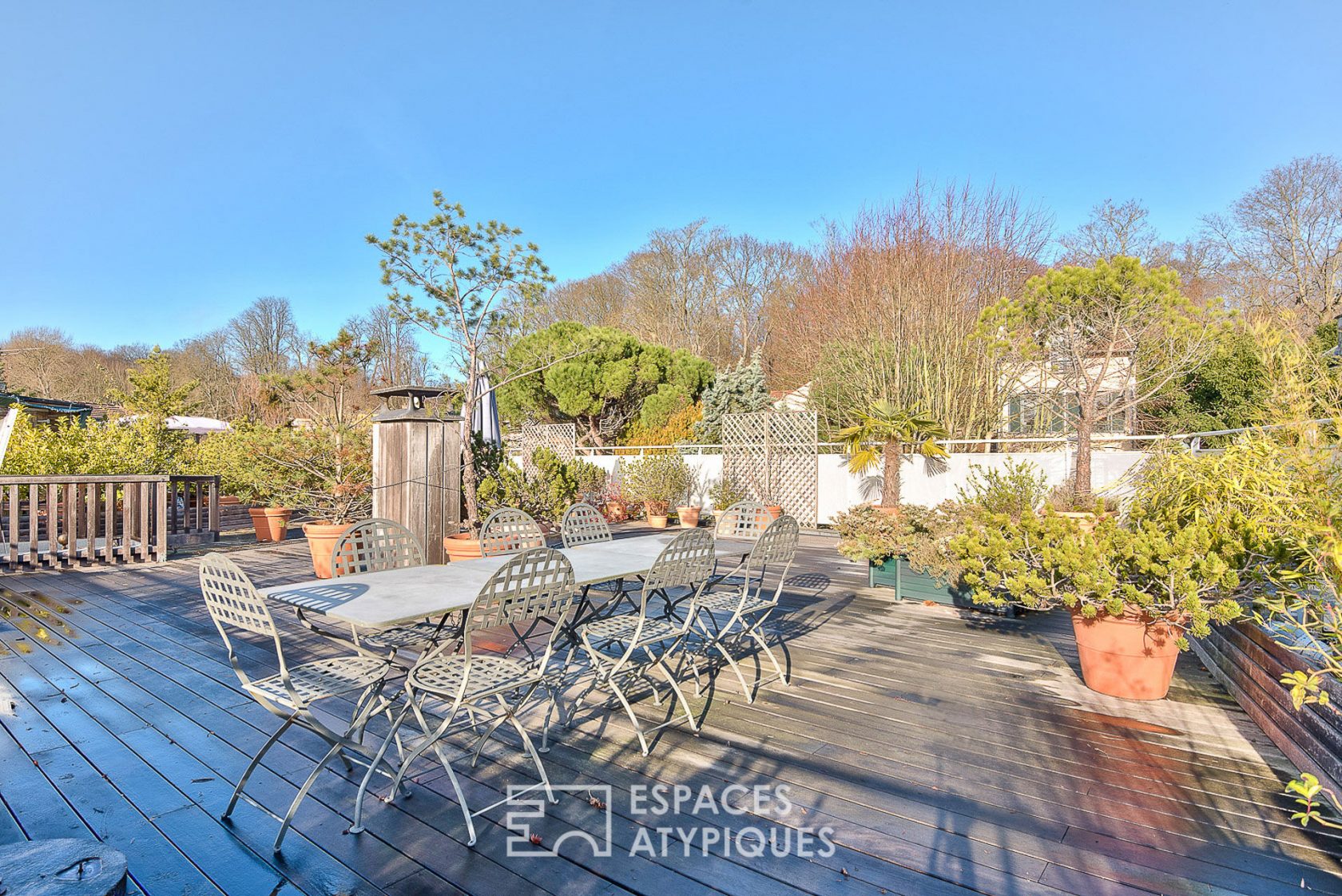 Appartement contemporain avec toit-terrasse et vue