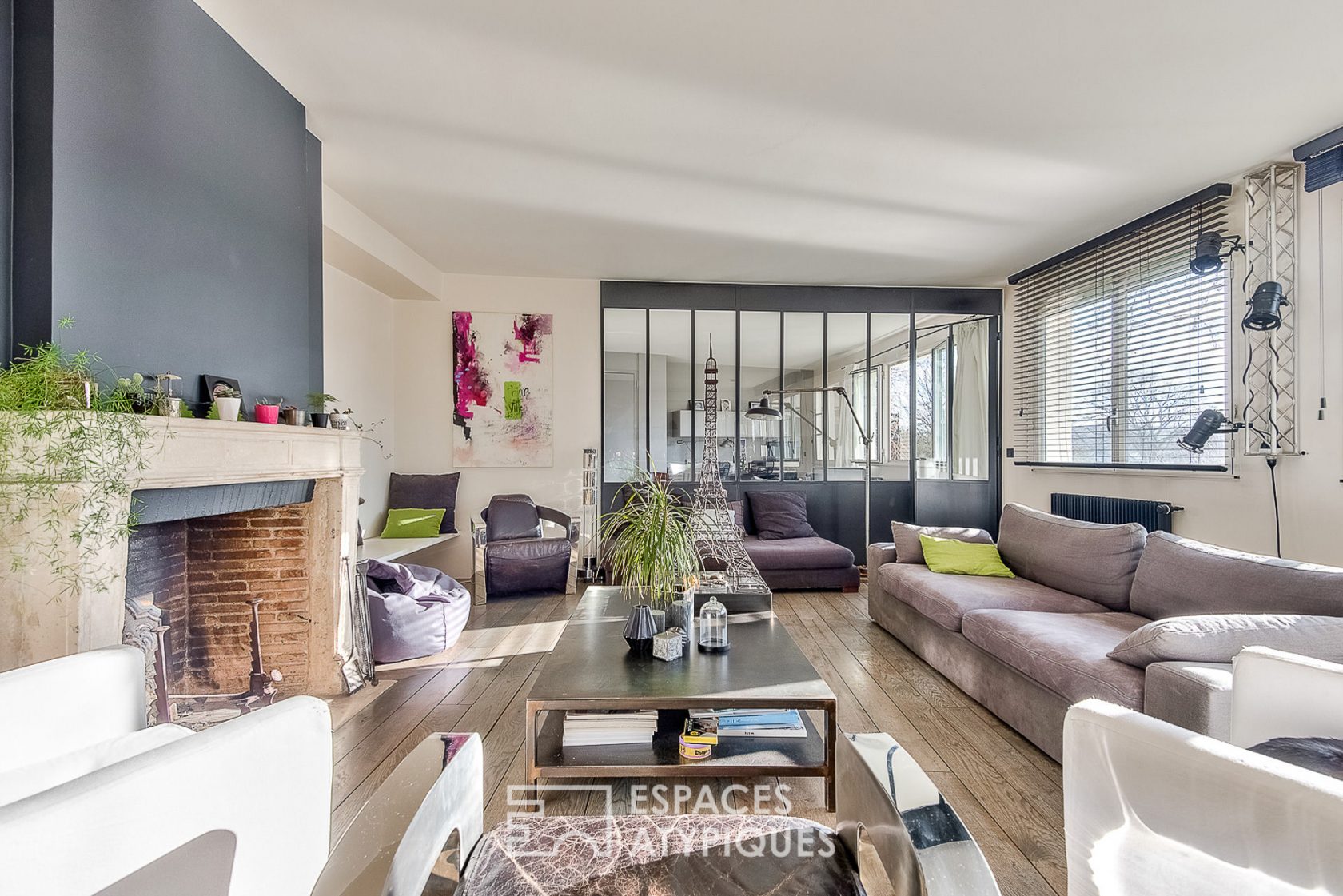 Appartement contemporain avec toit-terrasse et vue