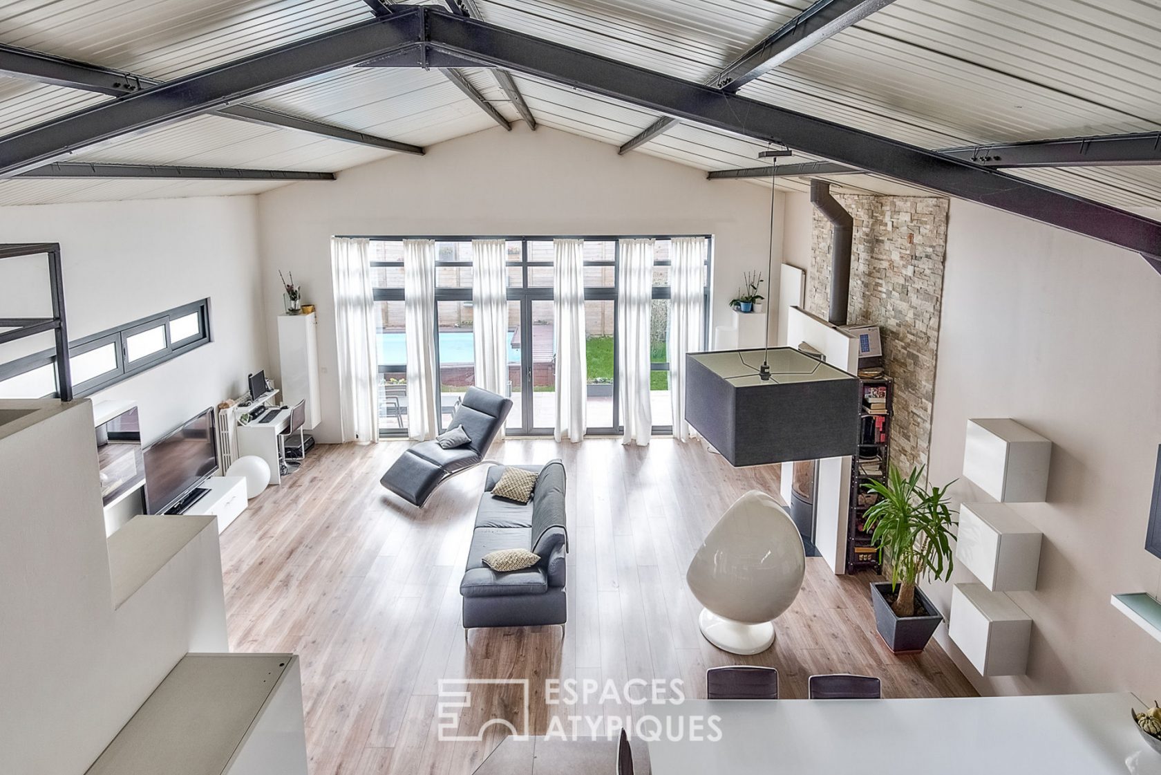 Contemporary loft in a former machine shop