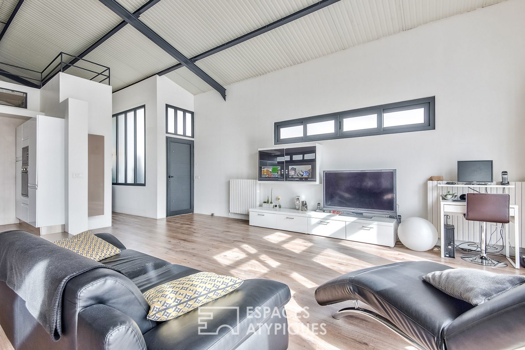 Contemporary loft in a former machine shop