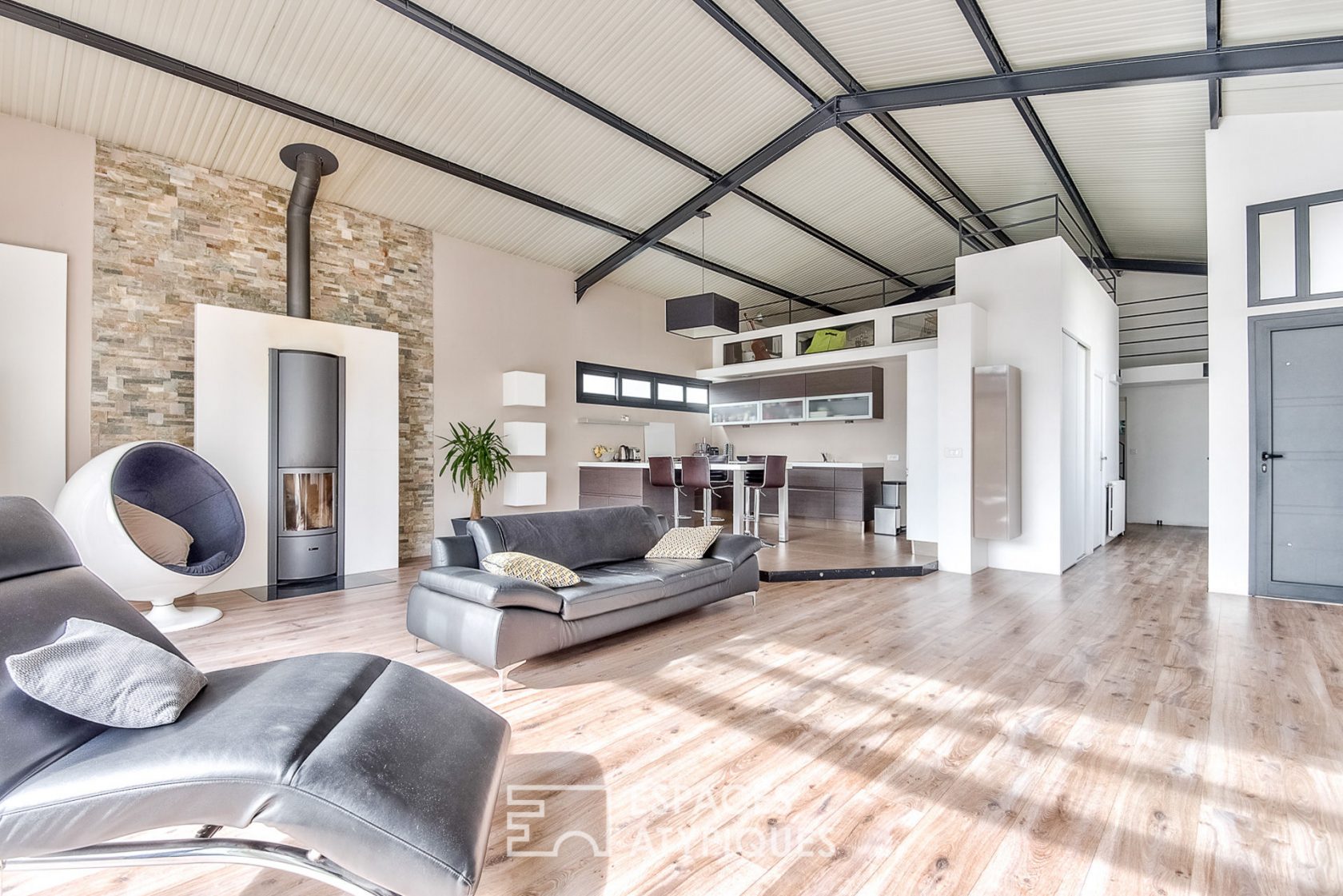 Contemporary loft in a former machine shop