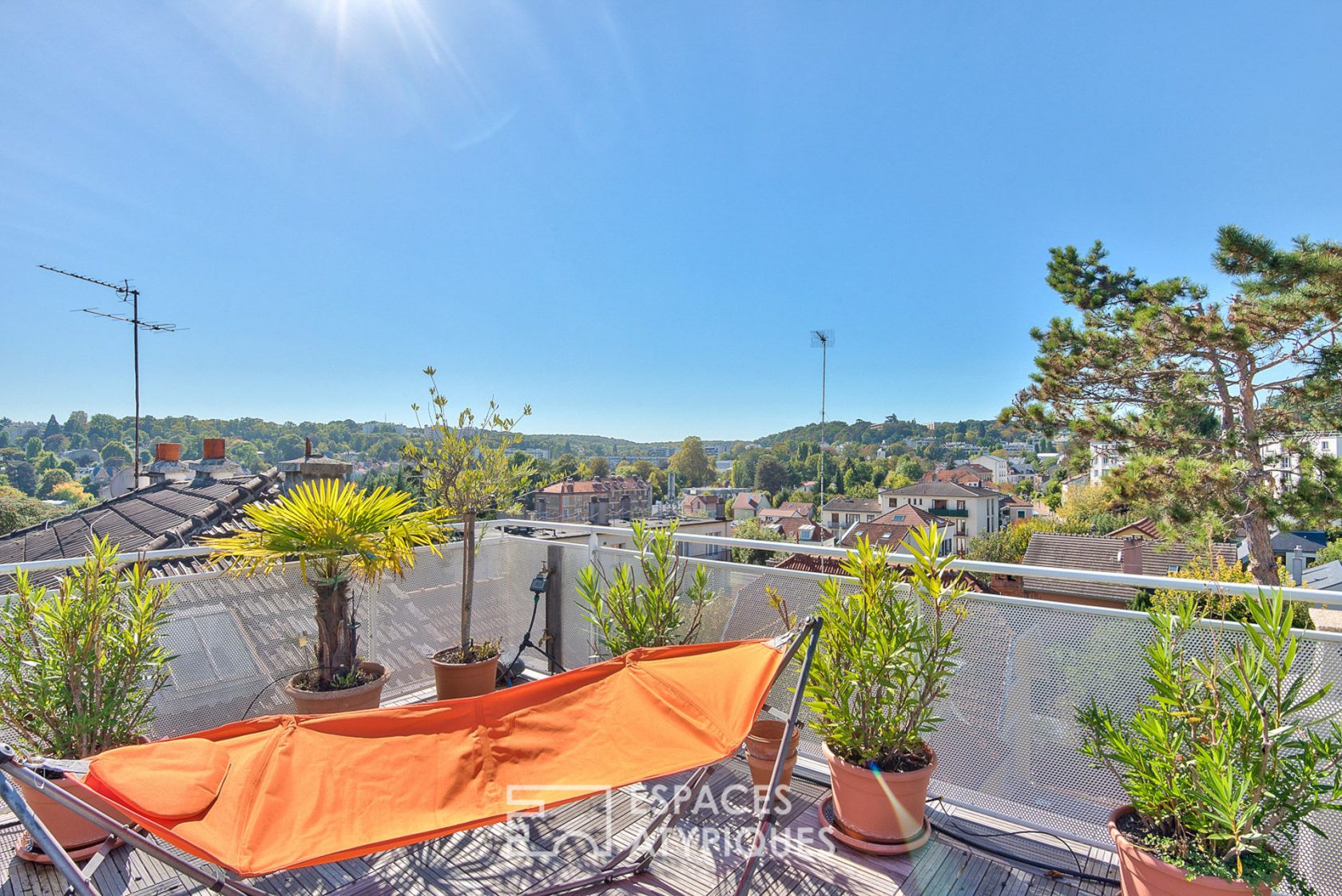 Loft Apartment with Roof Terrace