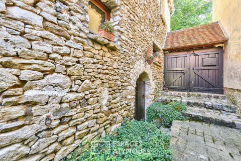 Maison de village style cottage
