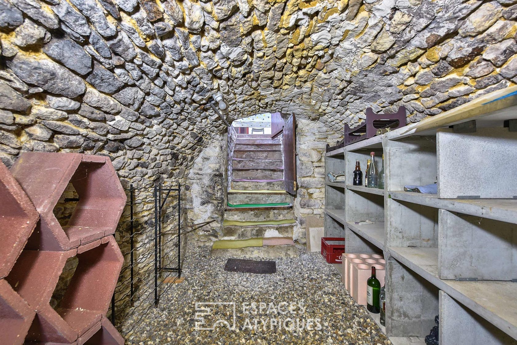 Maison de village du 18è siècle à rénover
