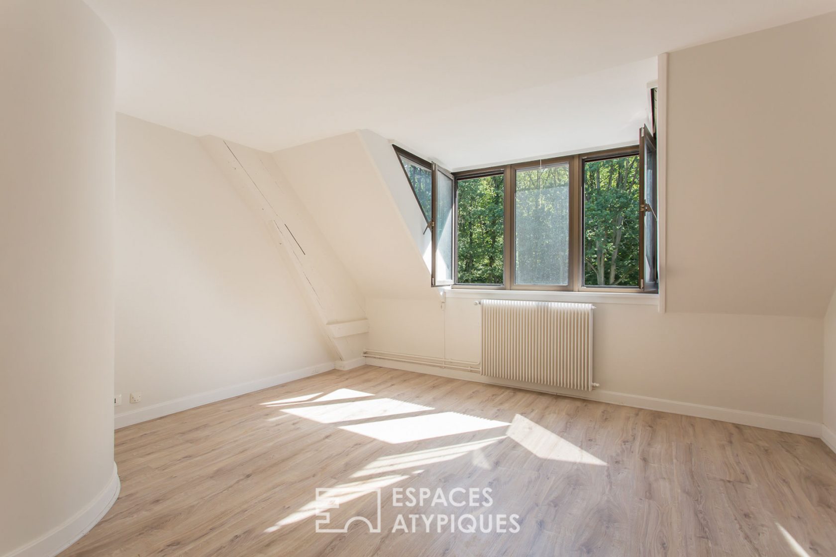 Vaste propriété dans son parc privé