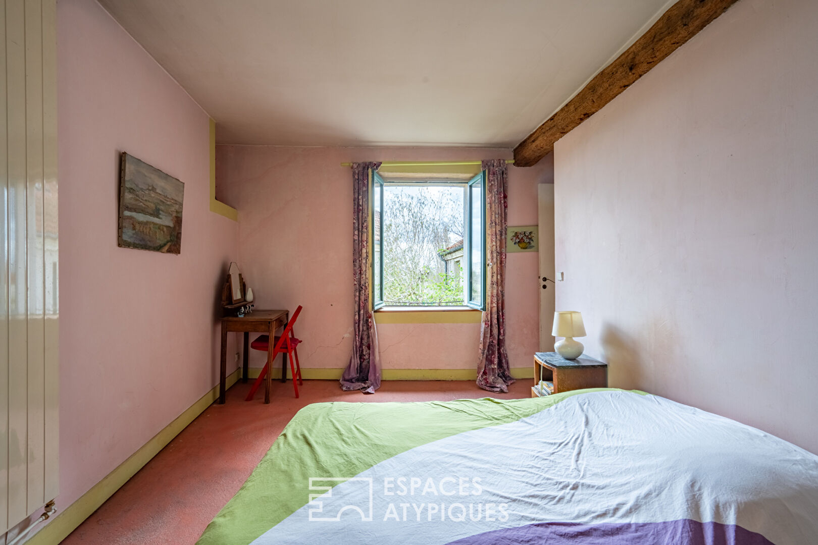 Maison ancienne et jardin avec vue exceptionnelle sur les bords de Seine et Paris.