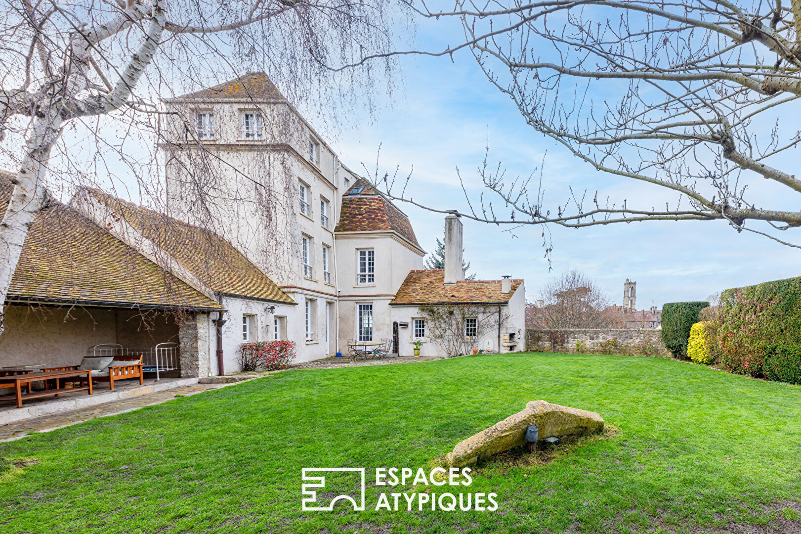 Demeure ancienne avec vue époustouflante sur la Collégiale de Mantes la Jolie