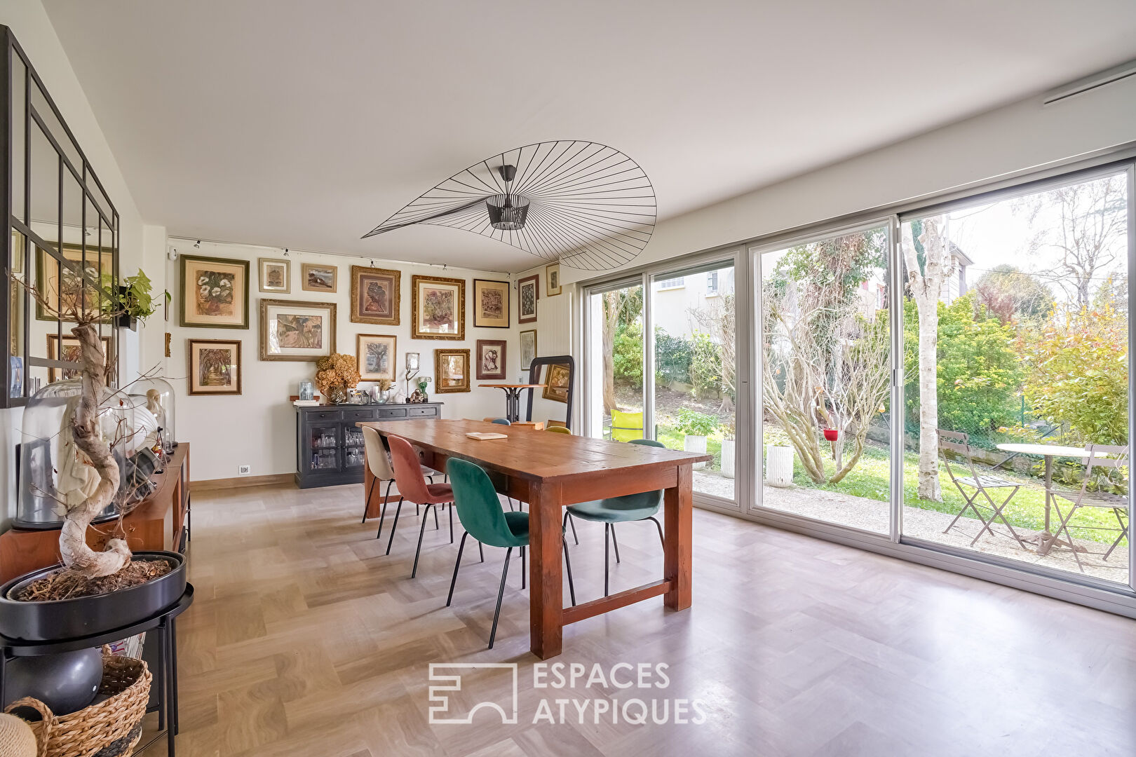 Maison d’architecte contemporaine avec terrasse et jardin