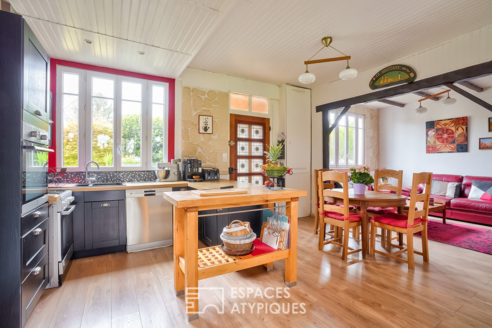 Maison ancienne avec extension sur une ile vue Seine