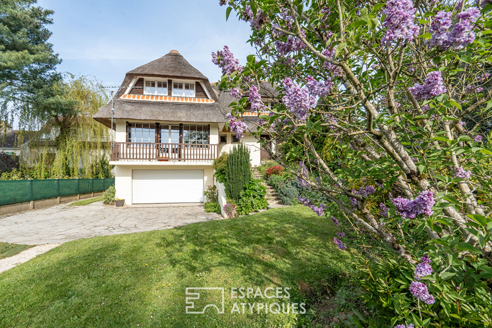 Charming cottage in the center of Mesnil St Denis