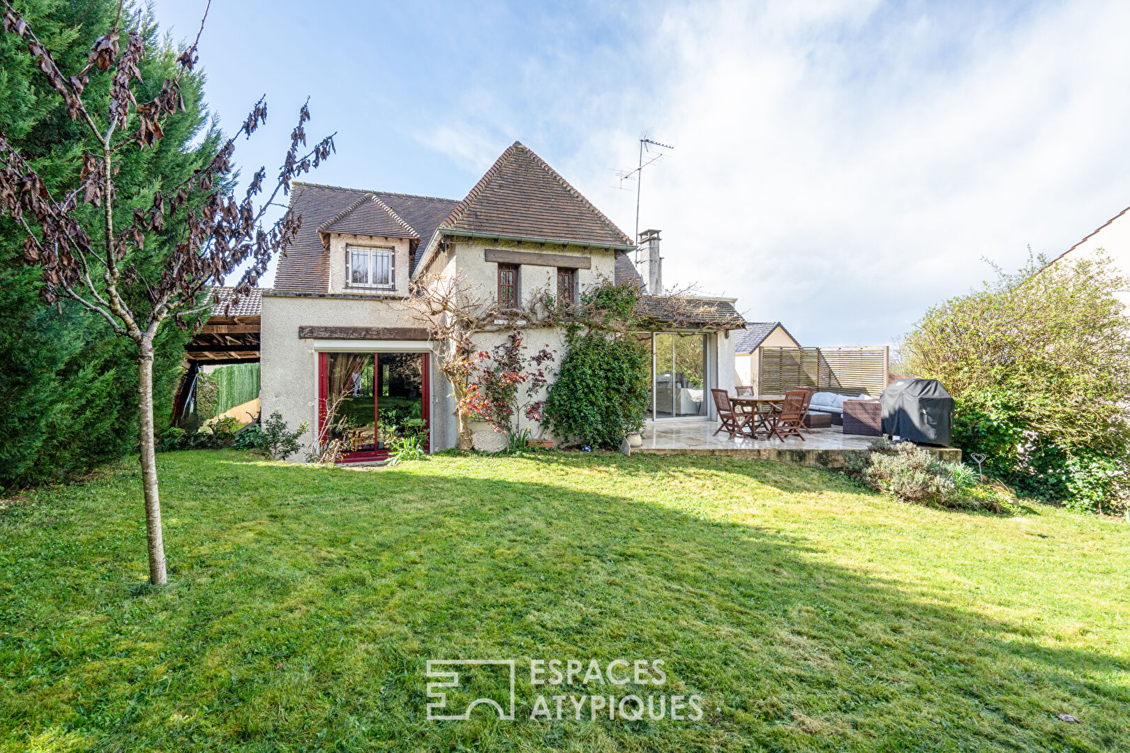 Maison familiale dans le centre de Plaisir