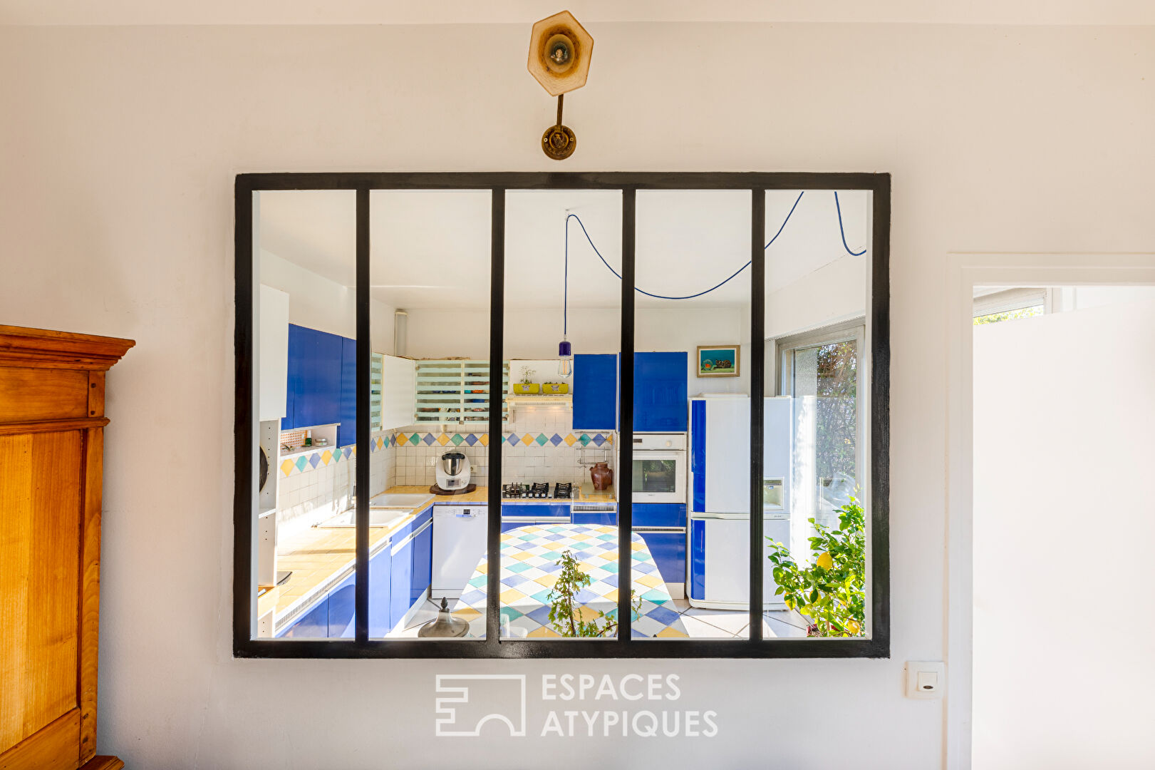 Family home on a private island on the banks of the Seine