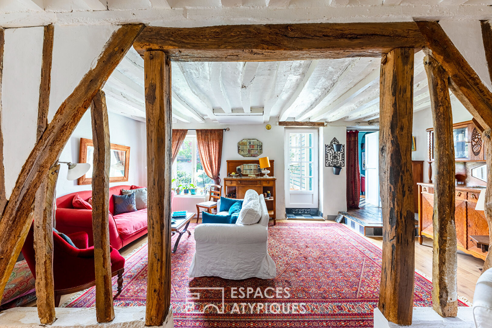 Old house of character on the heights of Triel sur Seine