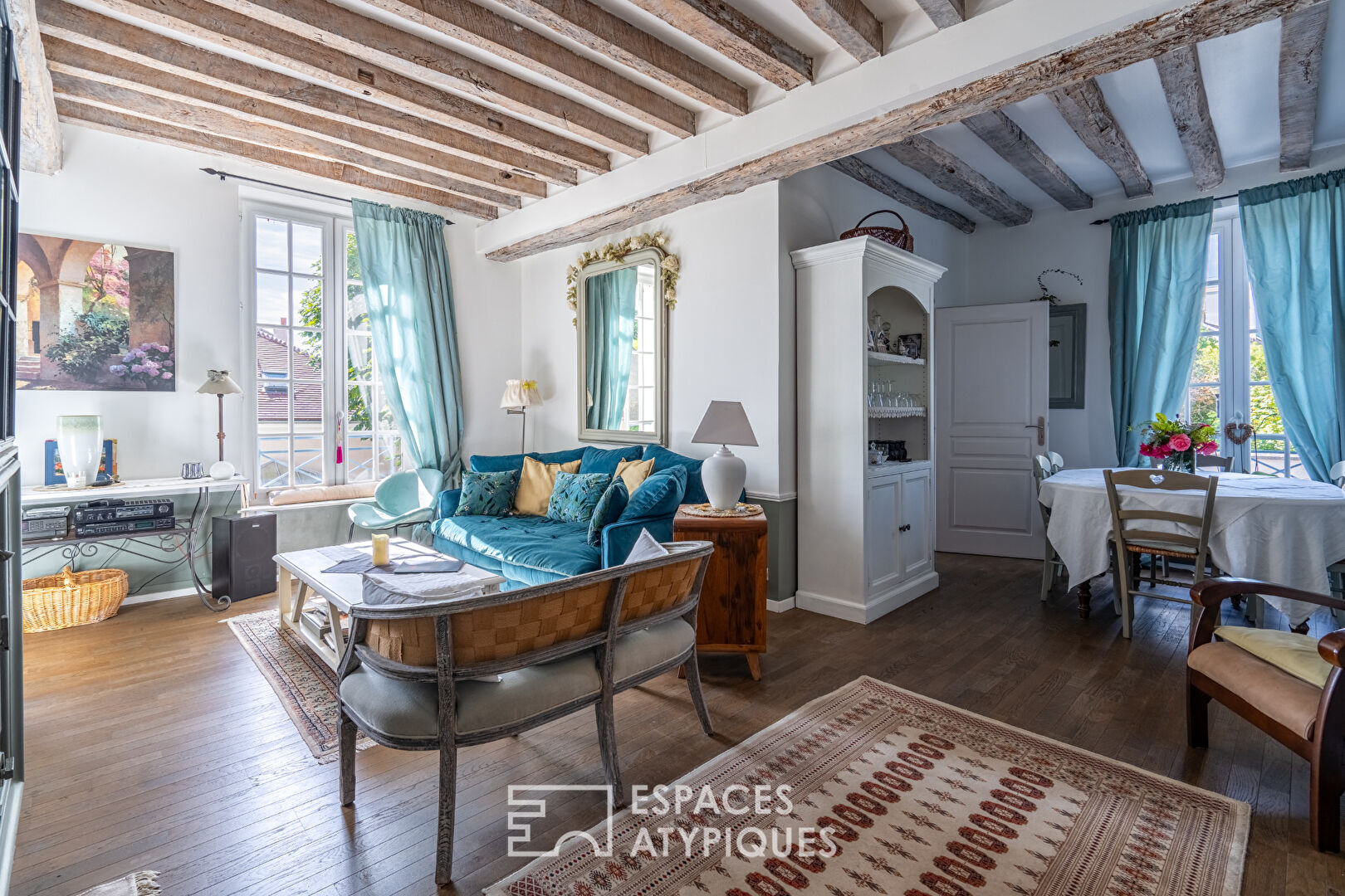 Appartement de charme dans un hôtel particulier entouré de son parc