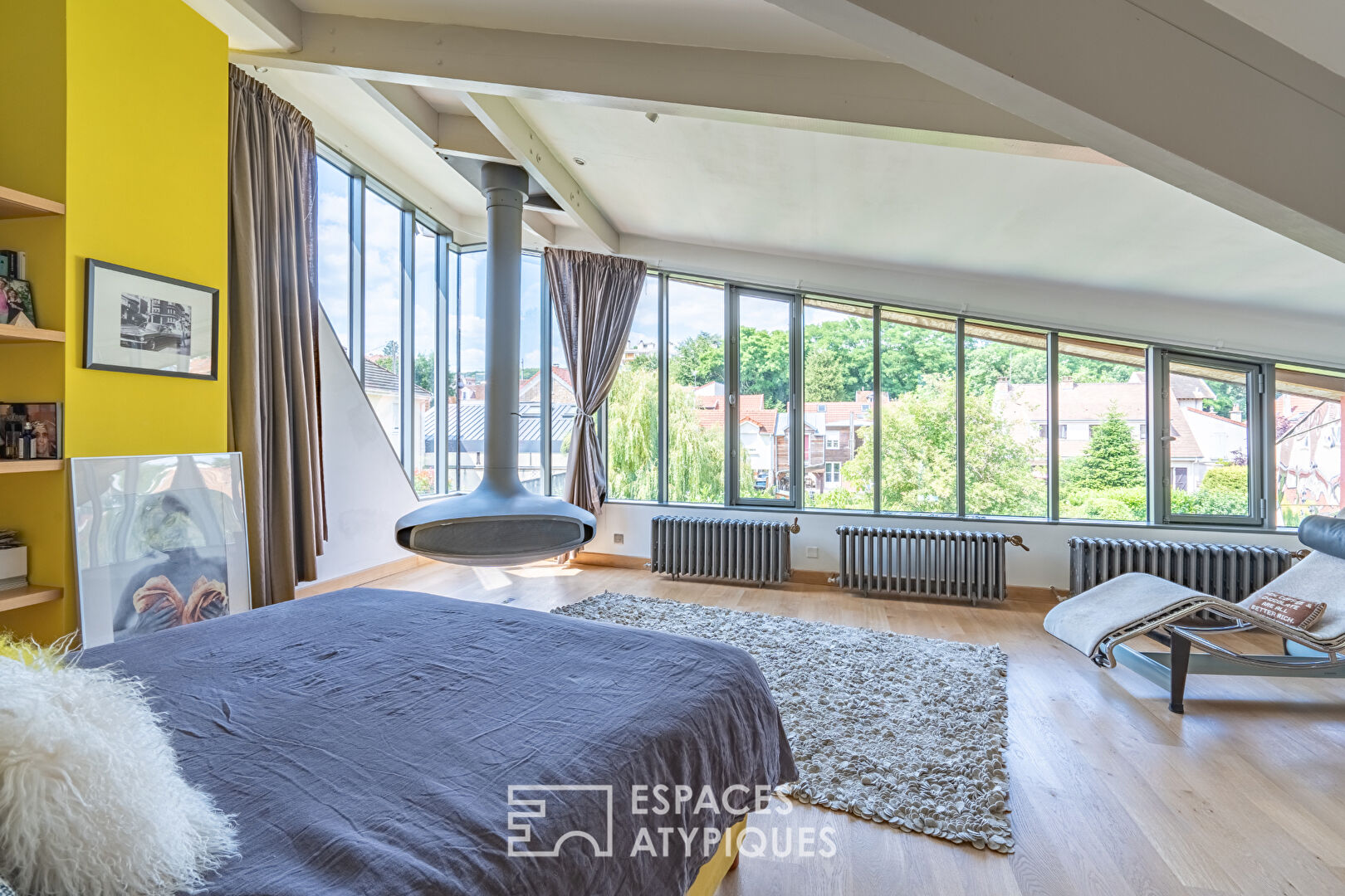 Exceptional house revisited by architect with swimming pool in the heart of the city