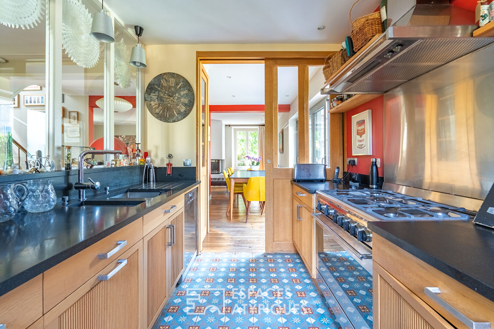 Exceptional house revisited by architect with swimming pool in the heart of the city