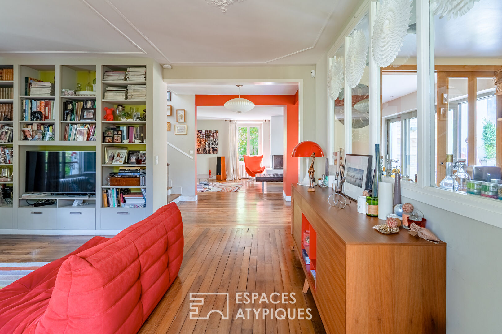 Exceptional house revisited by architect with swimming pool in the heart of the city