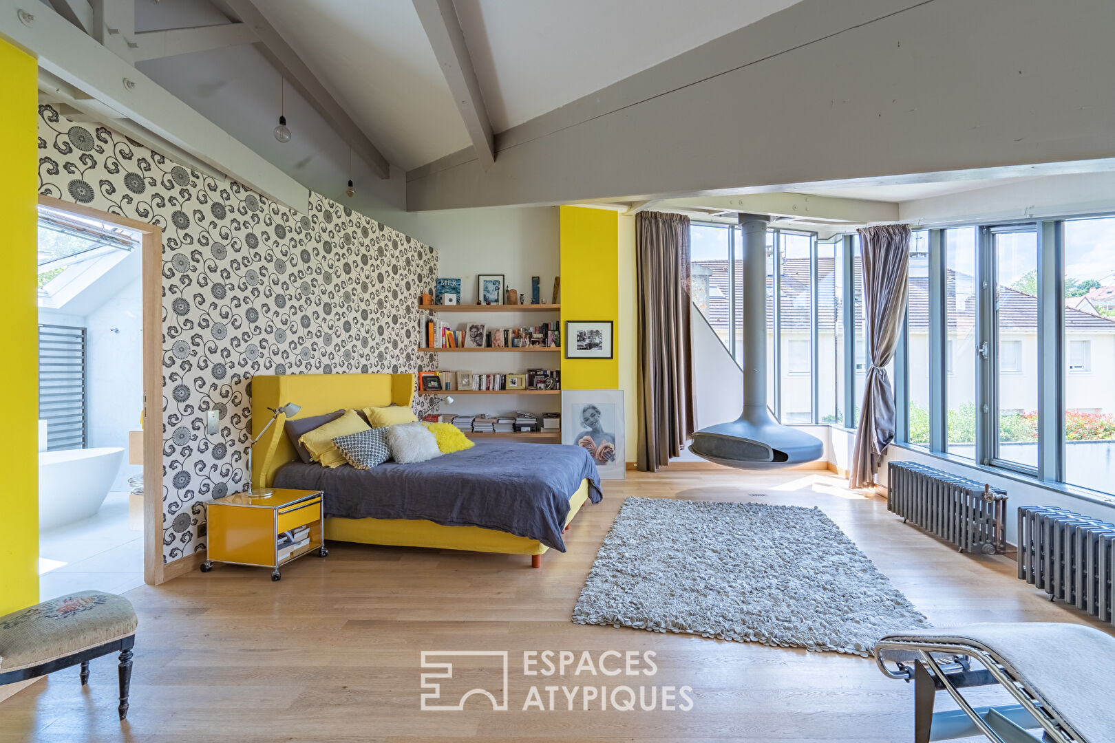 Exceptional house revisited by architect with swimming pool in the heart of the city