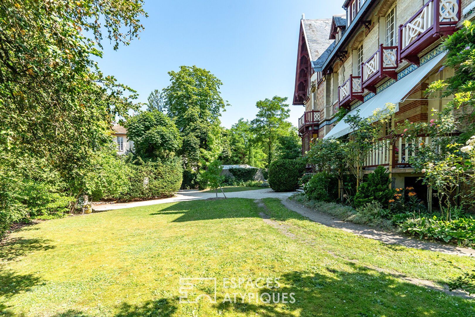 Furnished duplex in remarkable house in Vésinet