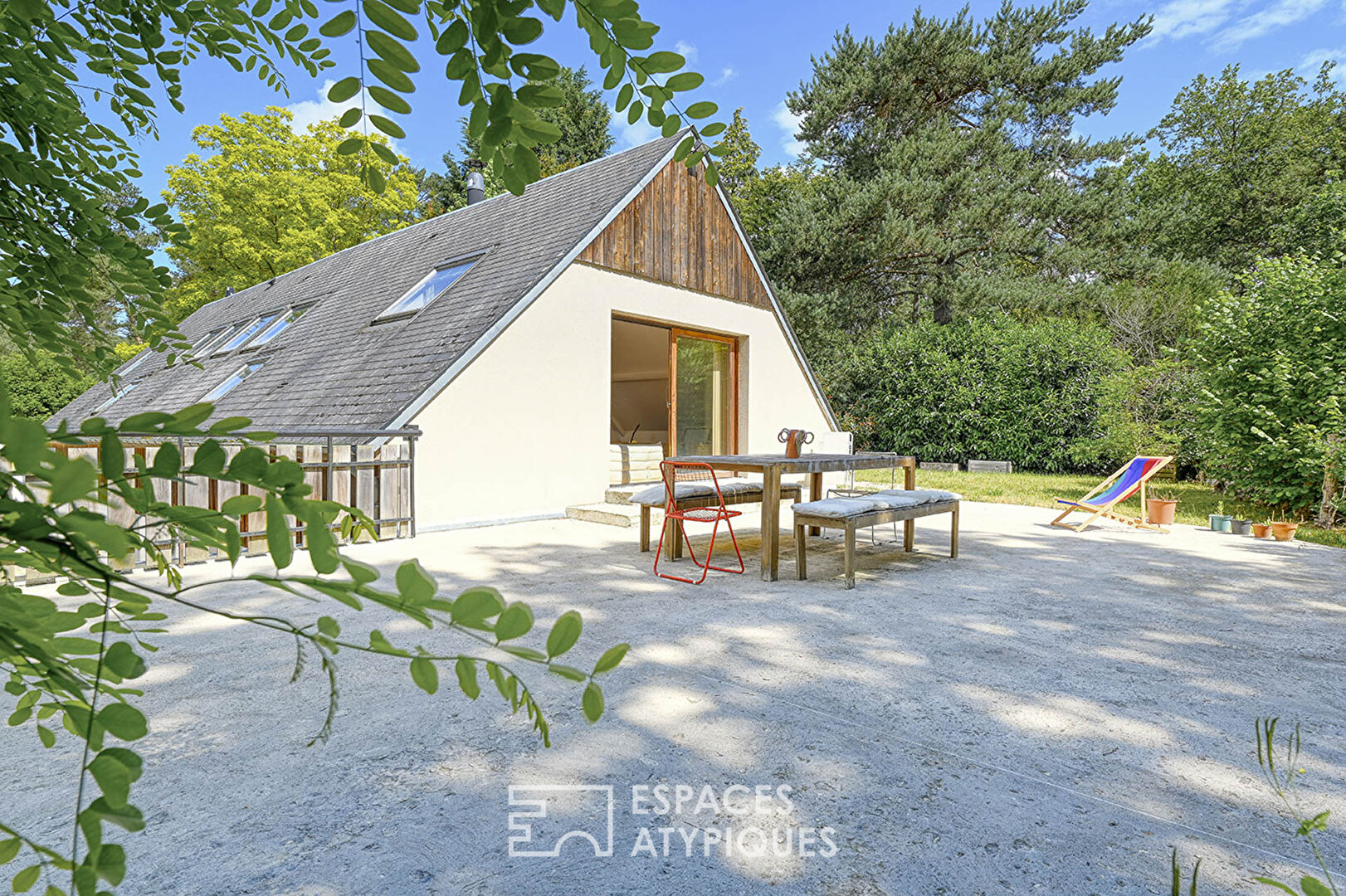 Ancienne écurie rénovée en A frame house dans un environnement exceptionnel