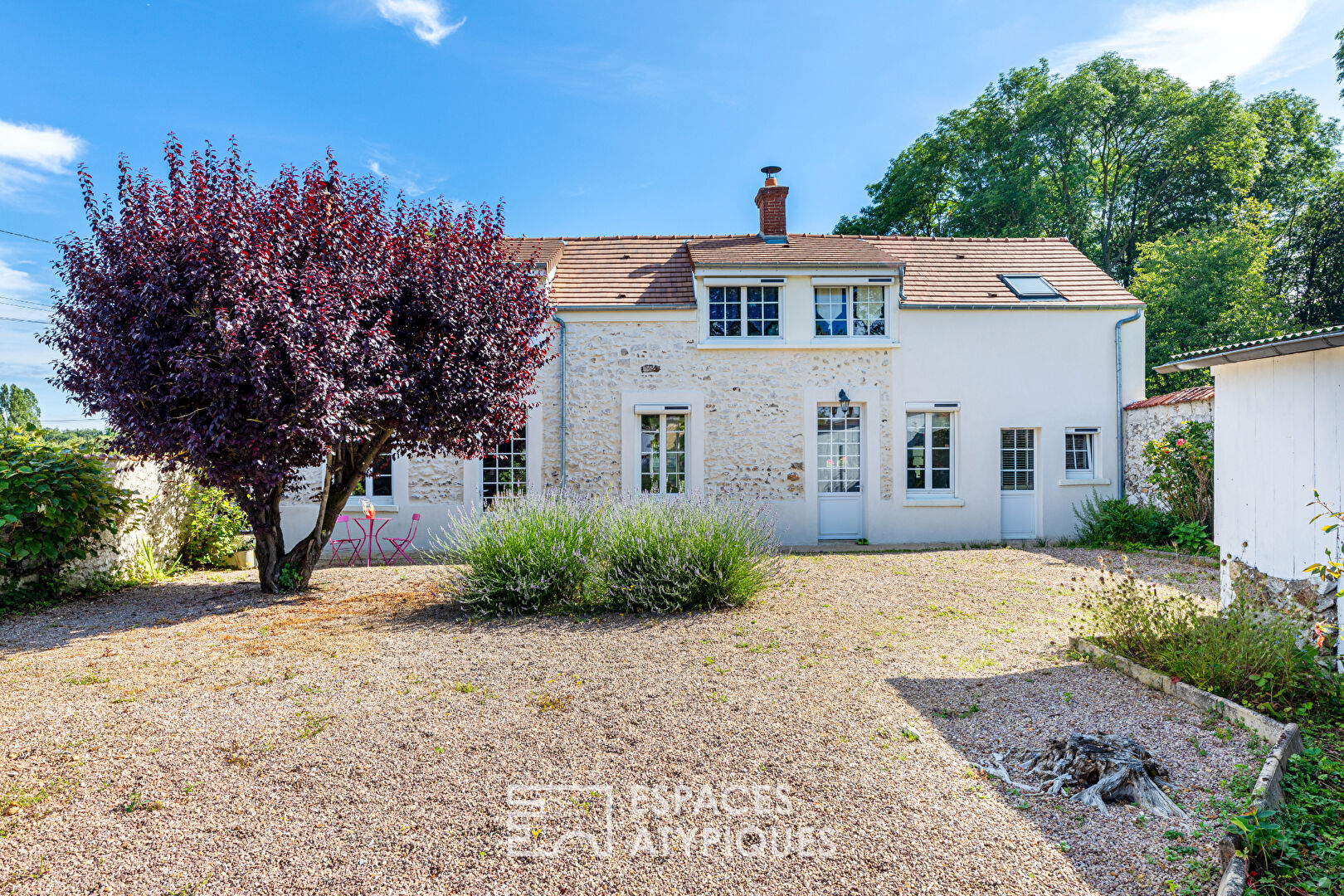 Charming old house tastefully renovated near Bréval
