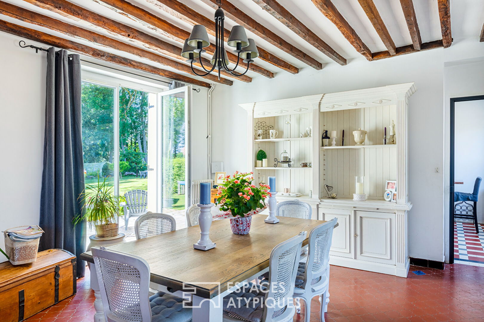 Charming old house tastefully renovated near Bréval