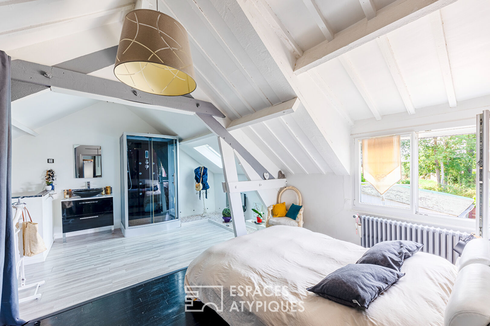 Charming old house tastefully renovated near Bréval