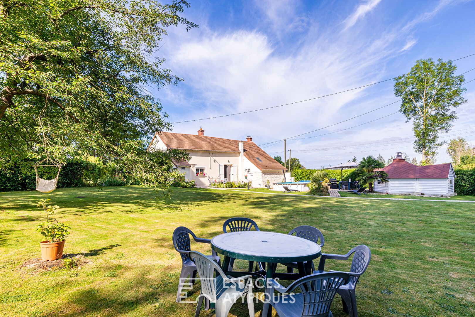 Charming old house tastefully renovated near Bréval