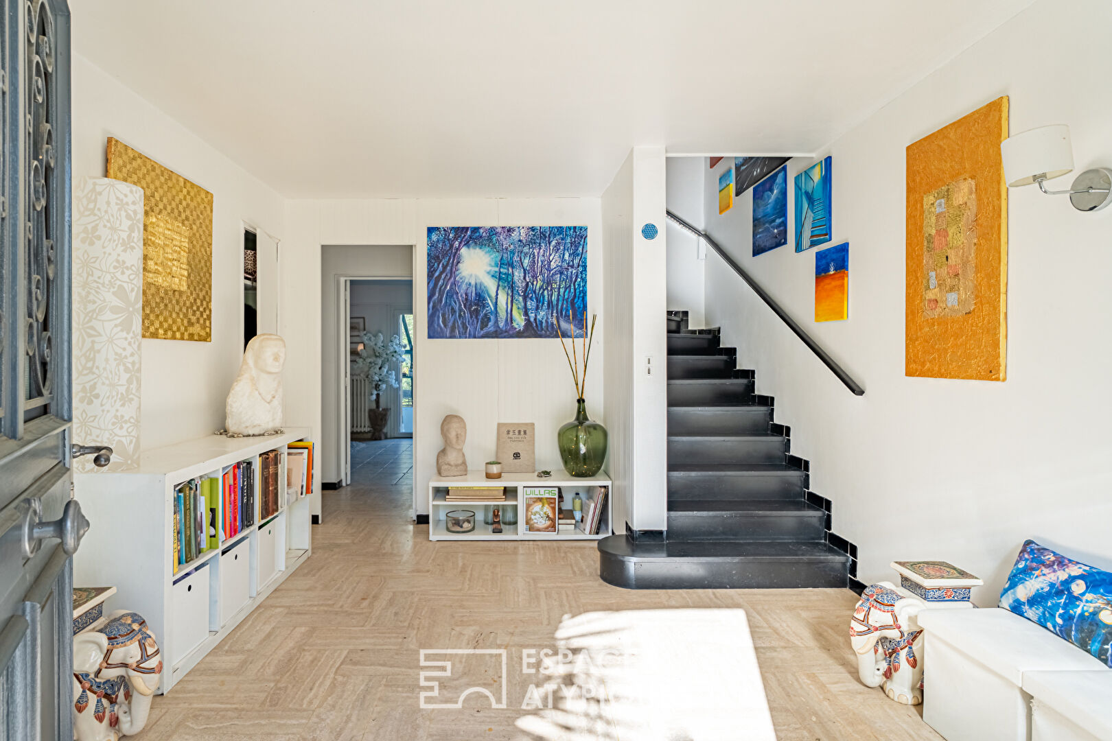 Very charming renovated townhouse with garden, view and jacuzzi,