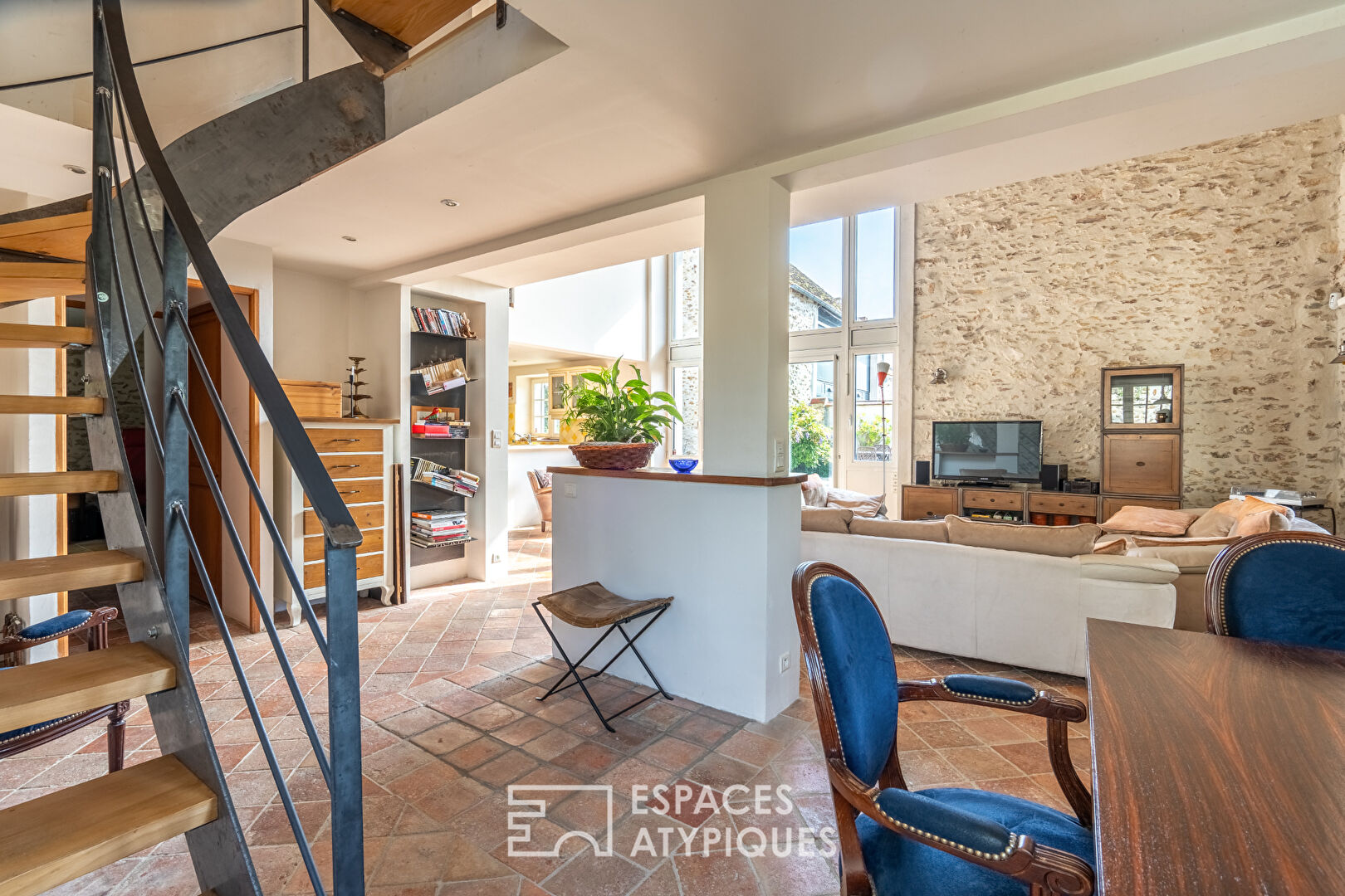 Maison en pierre à l’esprit loft quartier Longchene