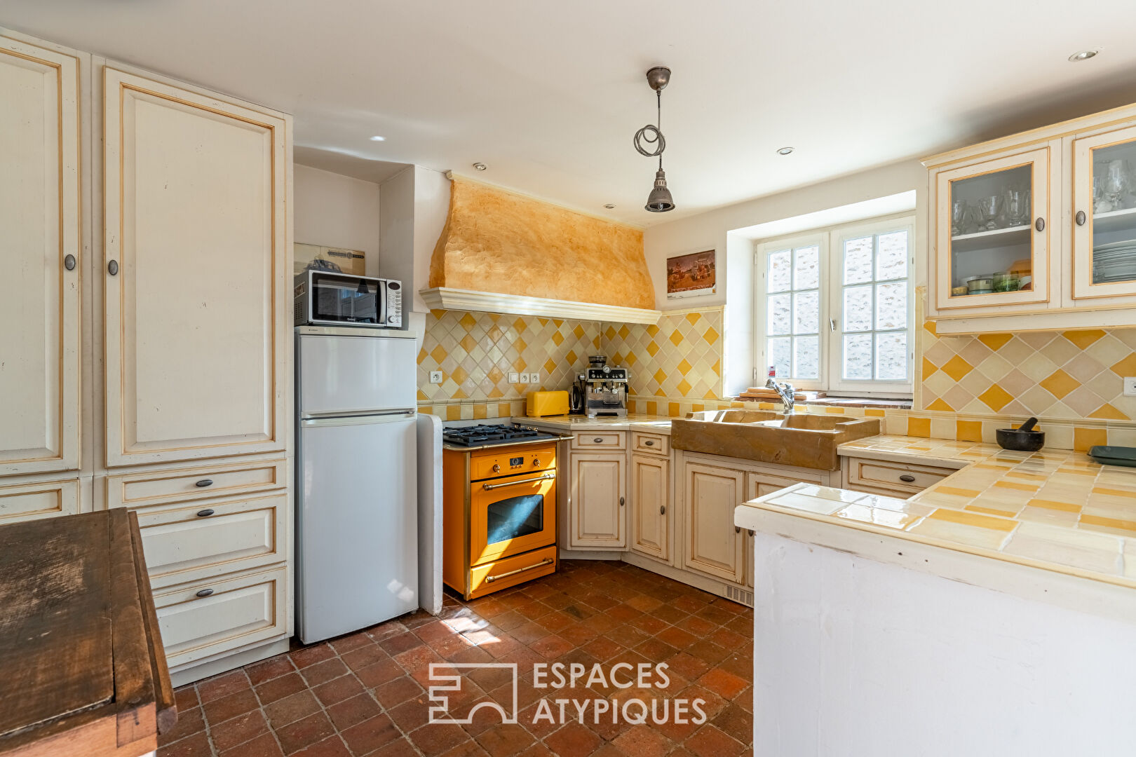 Maison en pierre à l’esprit loft quartier Longchene
