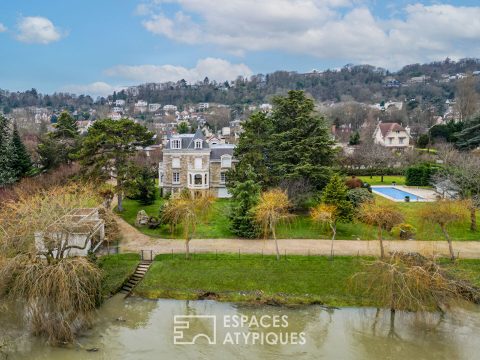 Charming property with swimming pool and tennis on the island of Villennes sur Seine