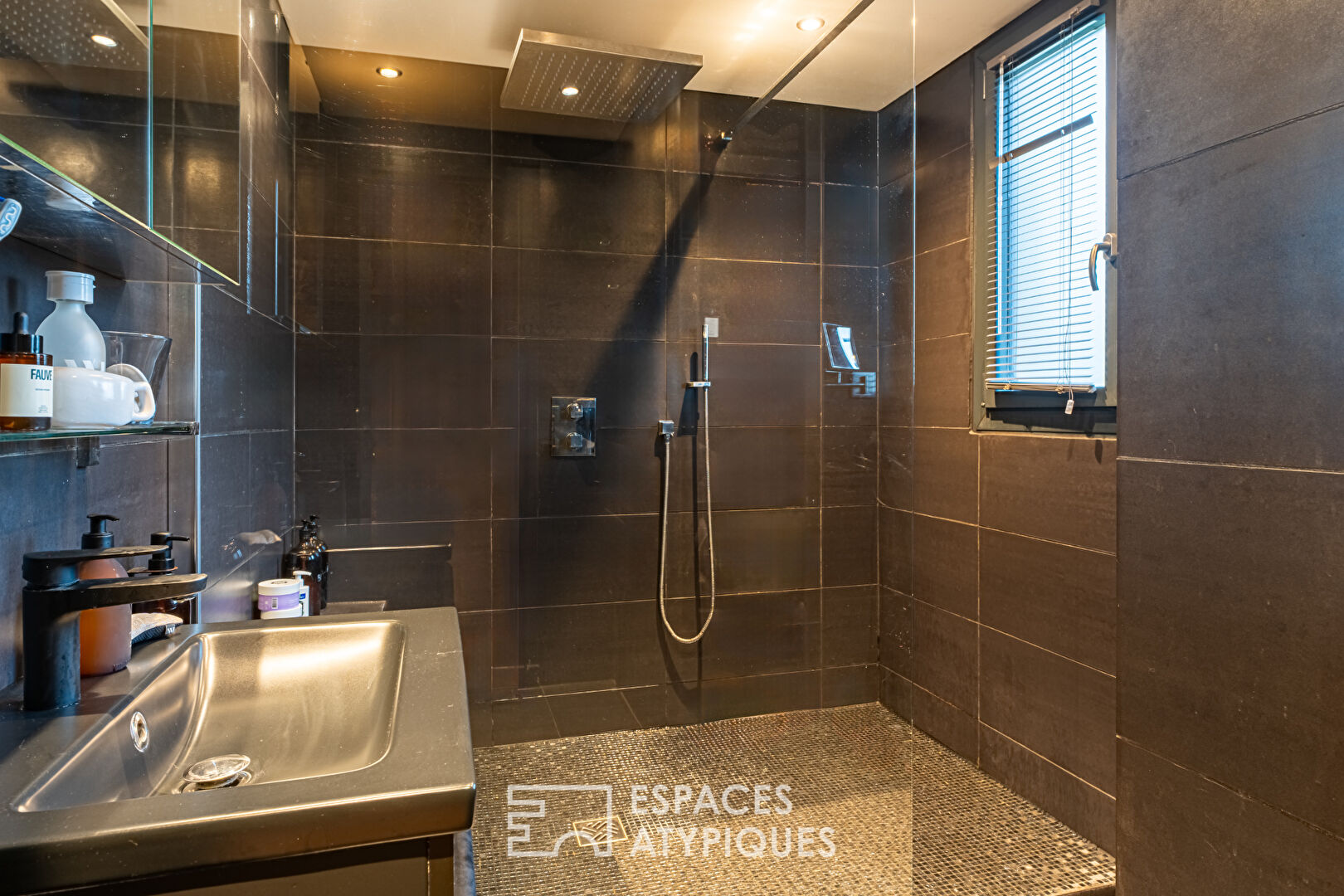 Elegant house with swimming pool and panoramic view in Dampierre-en-Yvelines