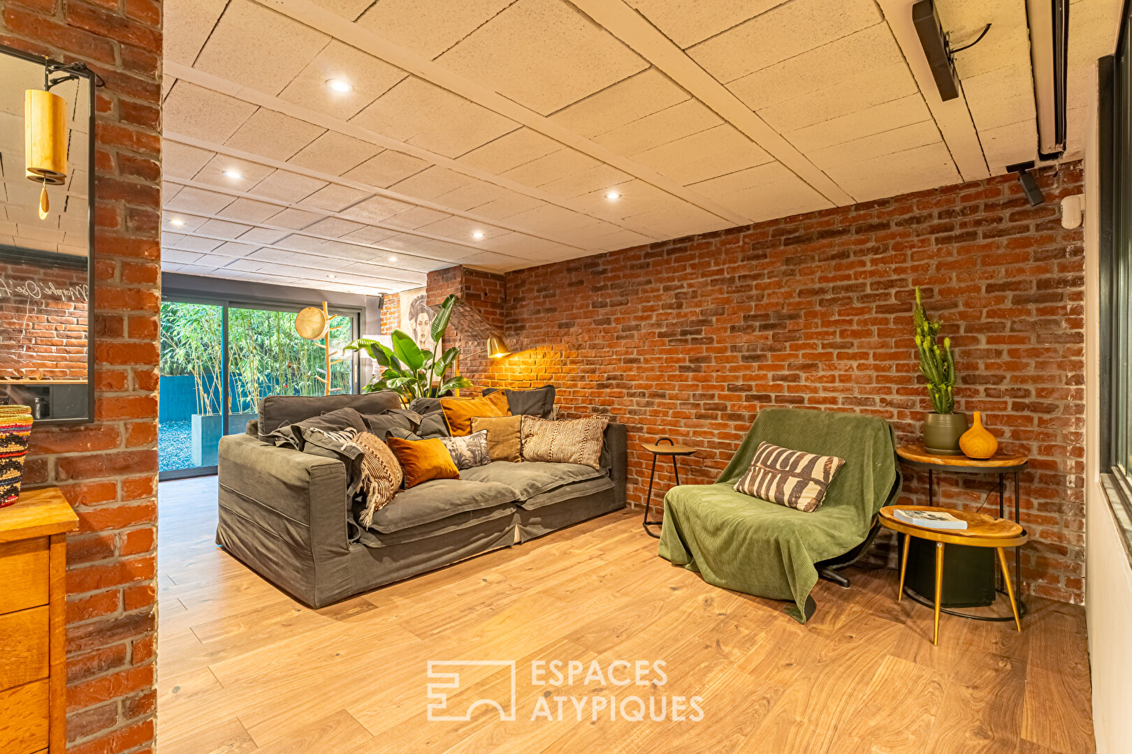 Elegant house with swimming pool and panoramic view in Dampierre-en-Yvelines