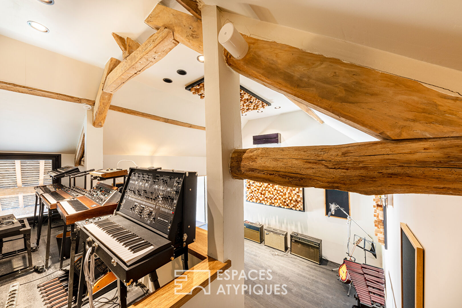 Estate in the Vexin with renovated stone farmhouse and outbuildings