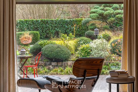 Sublime single-storey architect-designed house in a lush park in the heart of the Chevreuse Valley,