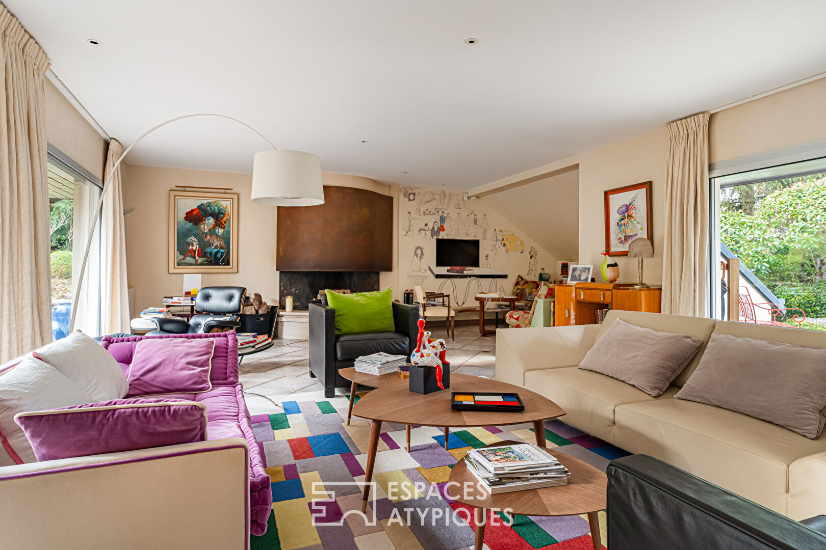 Sublime single-storey architect-designed house in a lush park in the heart of the Chevreuse Valley,
