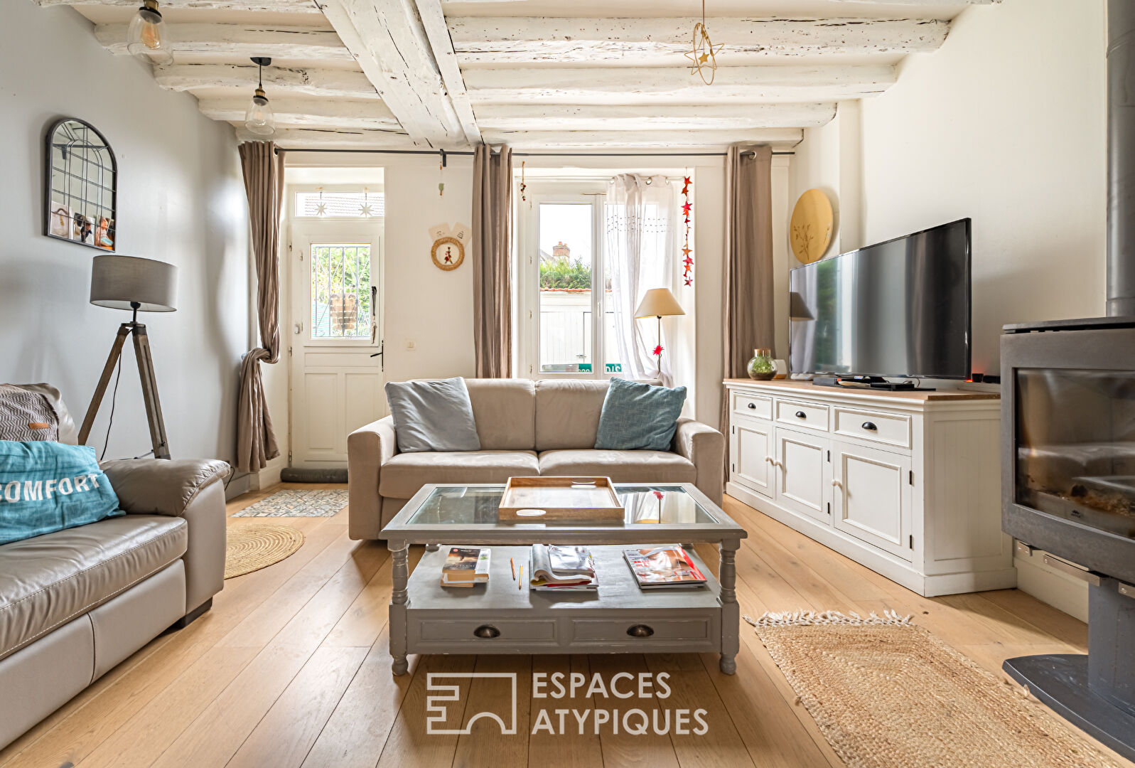 Petite maison rénovée de 70 m² avec ses 2 cours