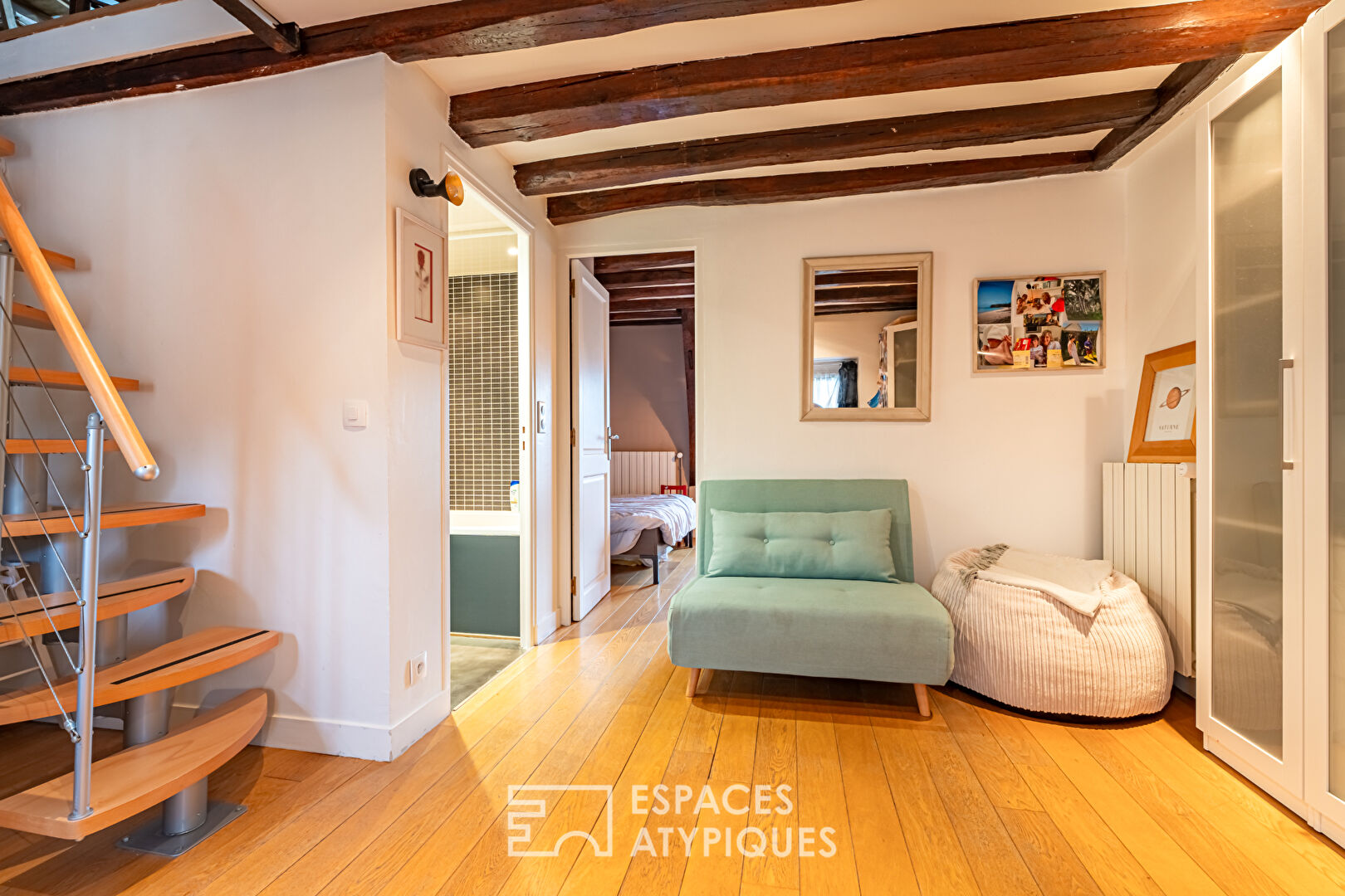 Petite maison rénovée de 70 m² avec ses 2 cours