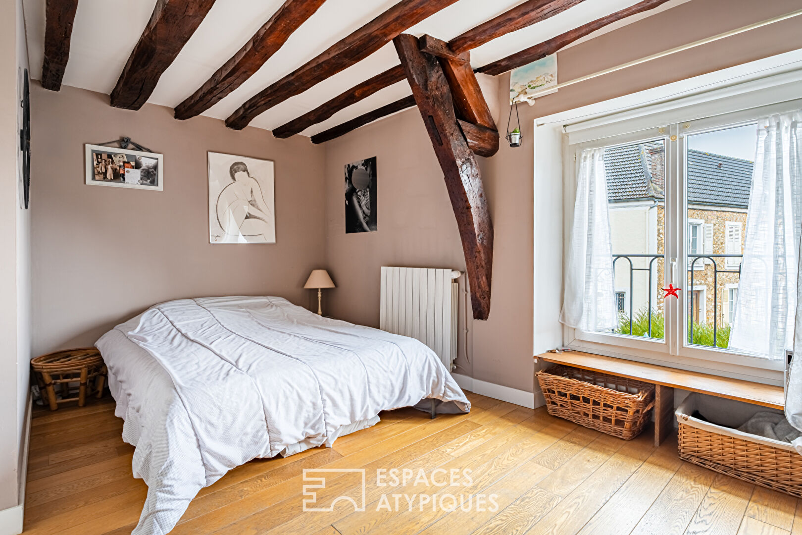 Petite maison rénovée de 70 m² avec ses 2 cours