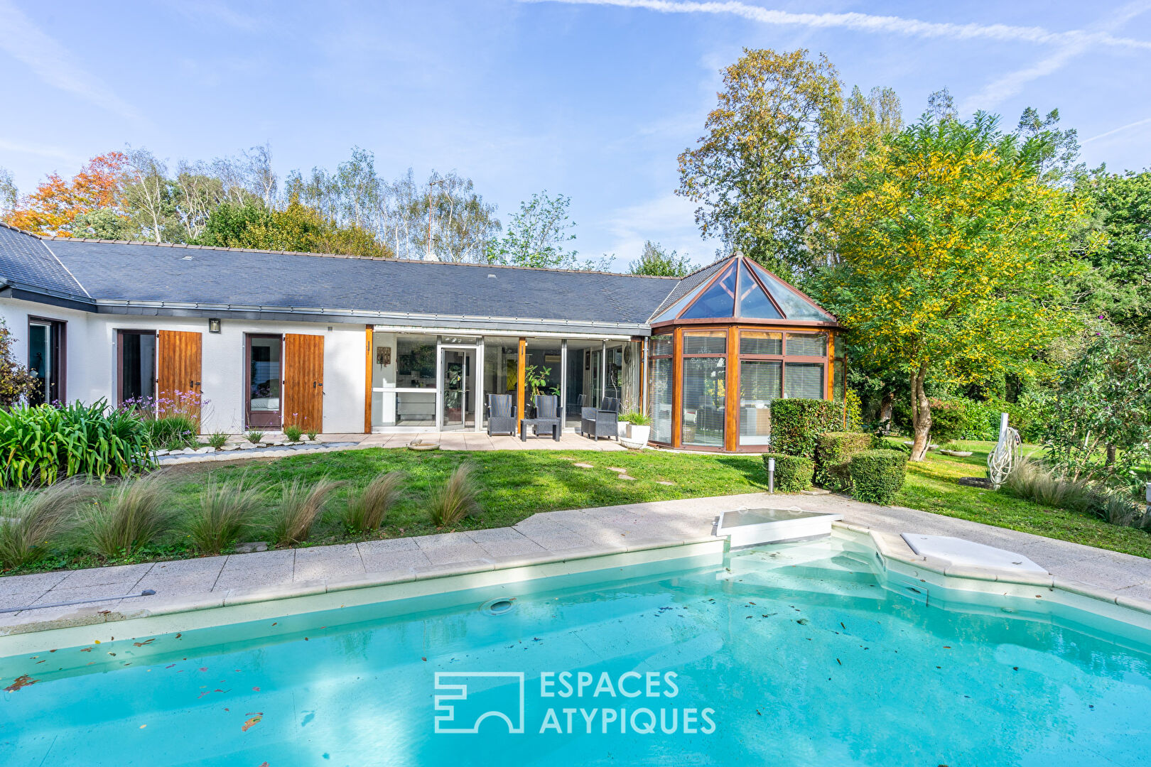 Maison d’architecte des années 70 avec piscine