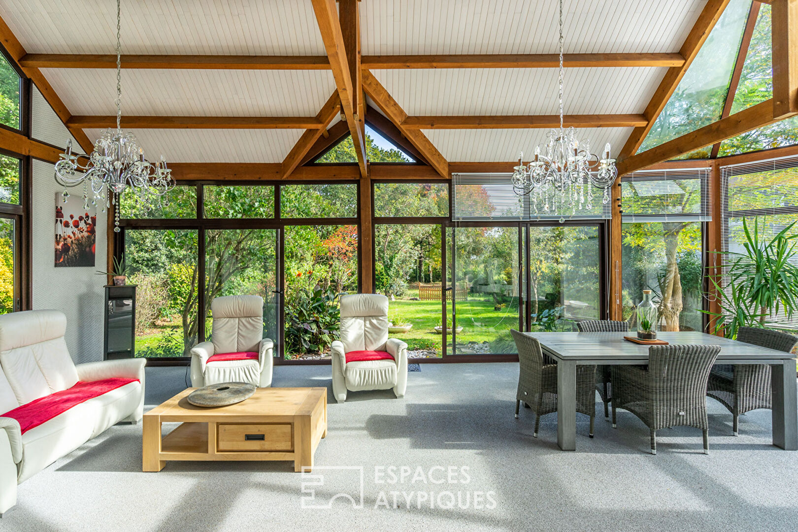 Maison d’architecte des années 70 avec piscine