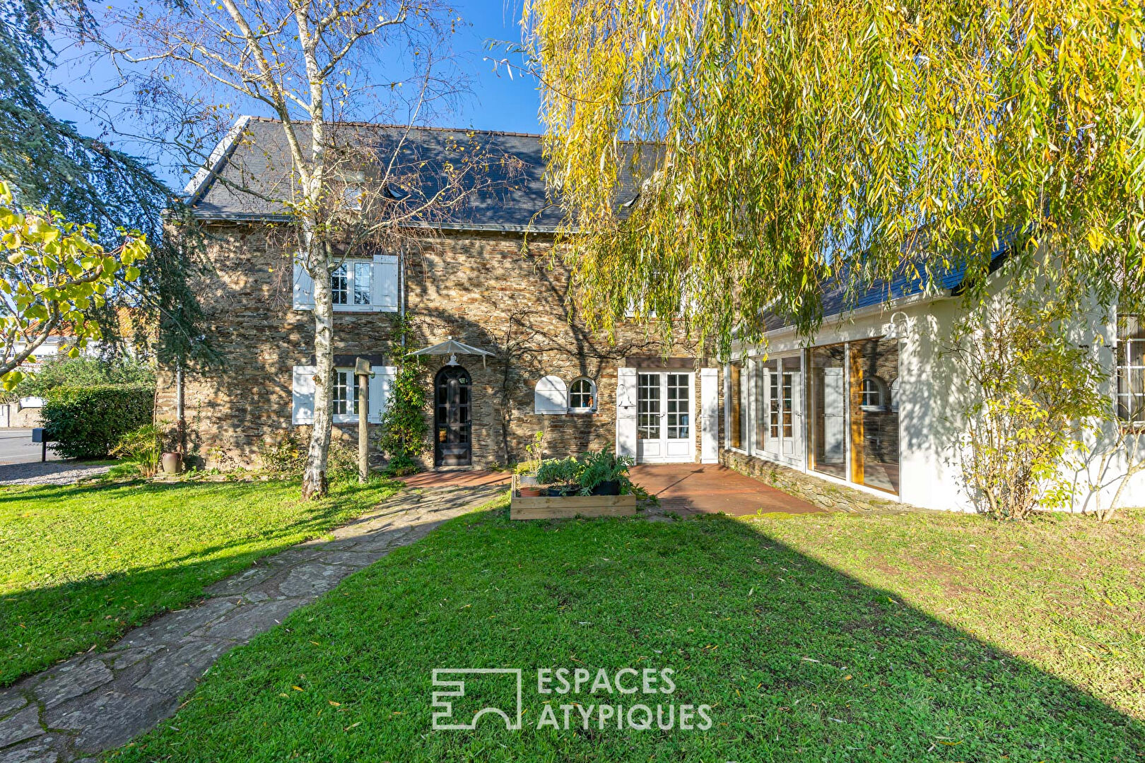 Maison en pierre 19 ème siècle (Patrimoine Lucéen) rénovée 207m²
