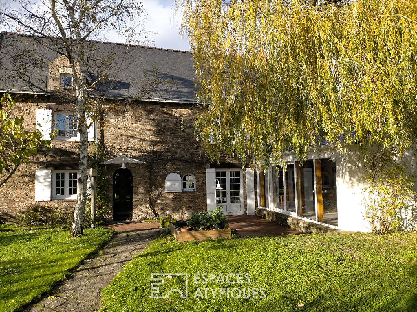 Maison en pierre 19 ème siècle (Patrimoine Lucéen) rénovée 207m²