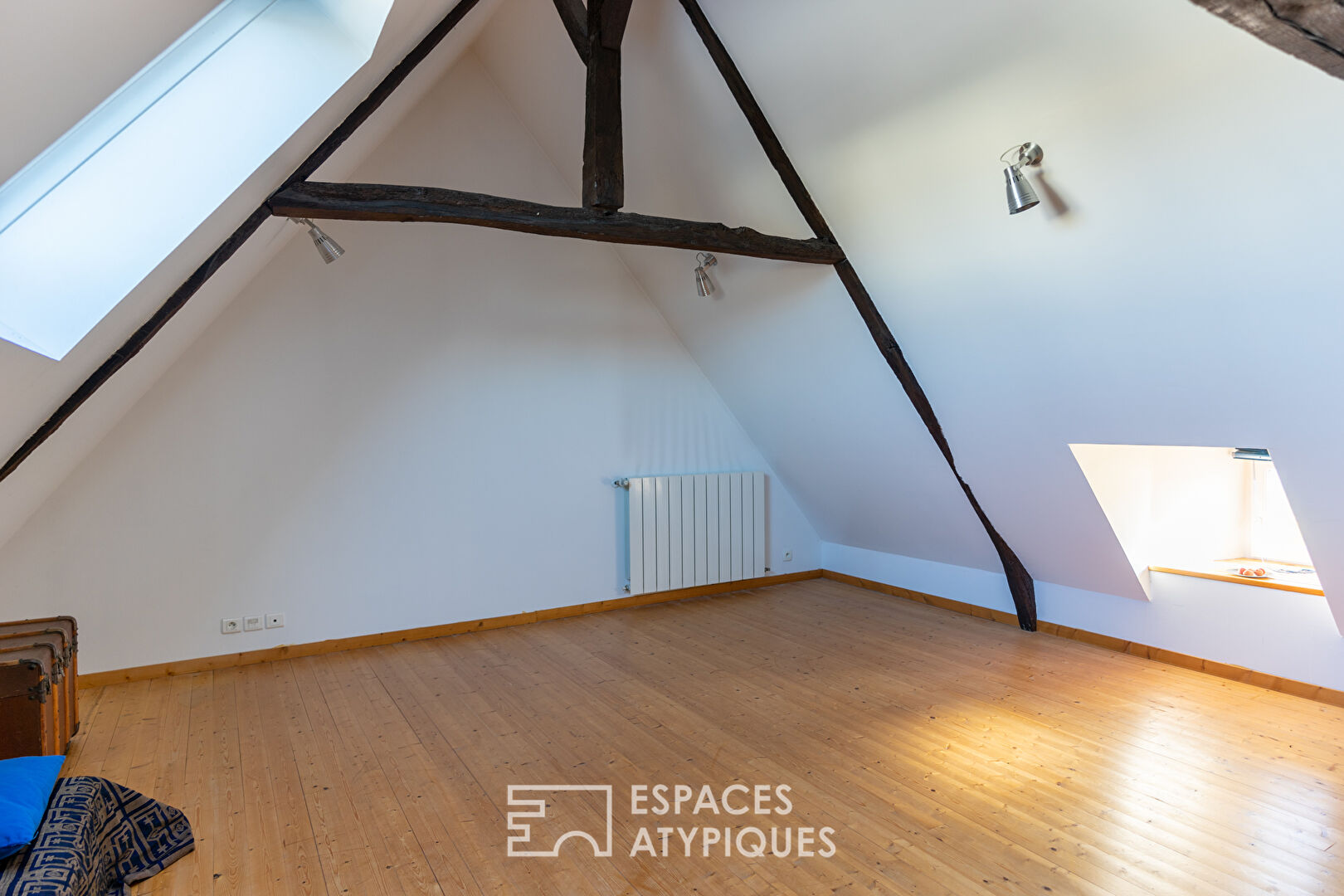 Maison en pierre 19 ème siècle (Patrimoine Lucéen) rénovée 207m²