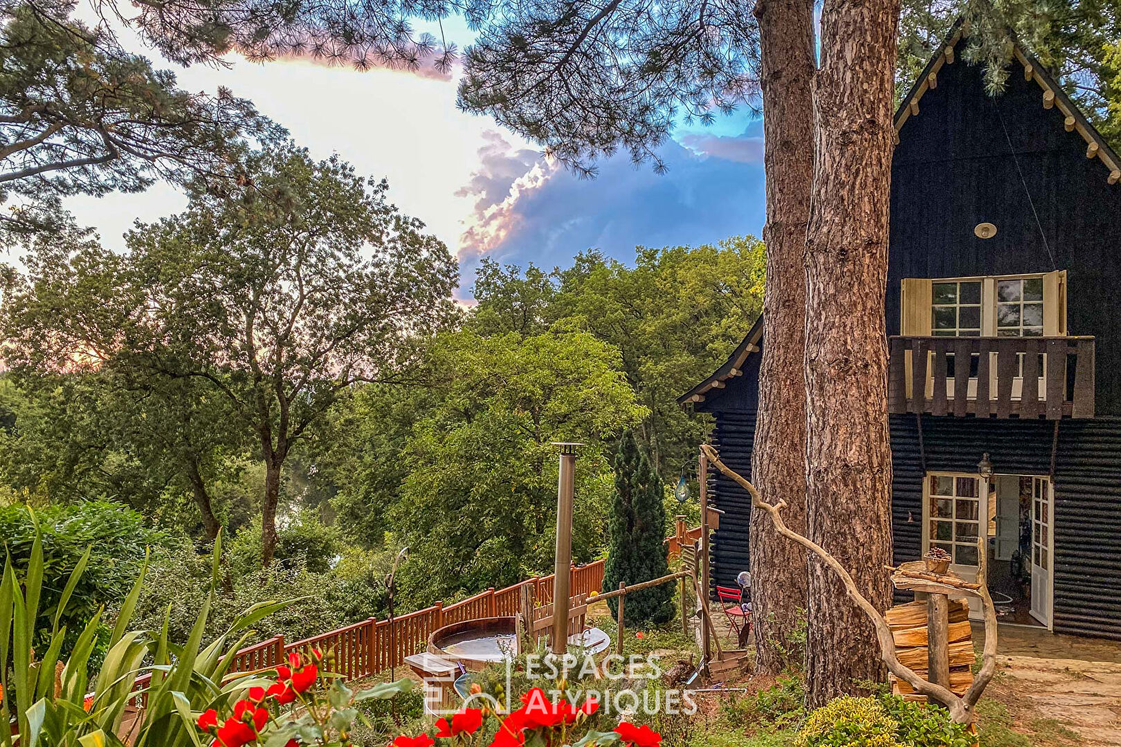Charmante Maison en bois surplombant la Sèvre