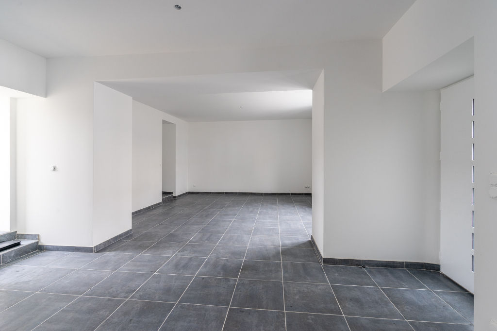 Maison de bourg entièrement rénovée avec son jardin intimiste