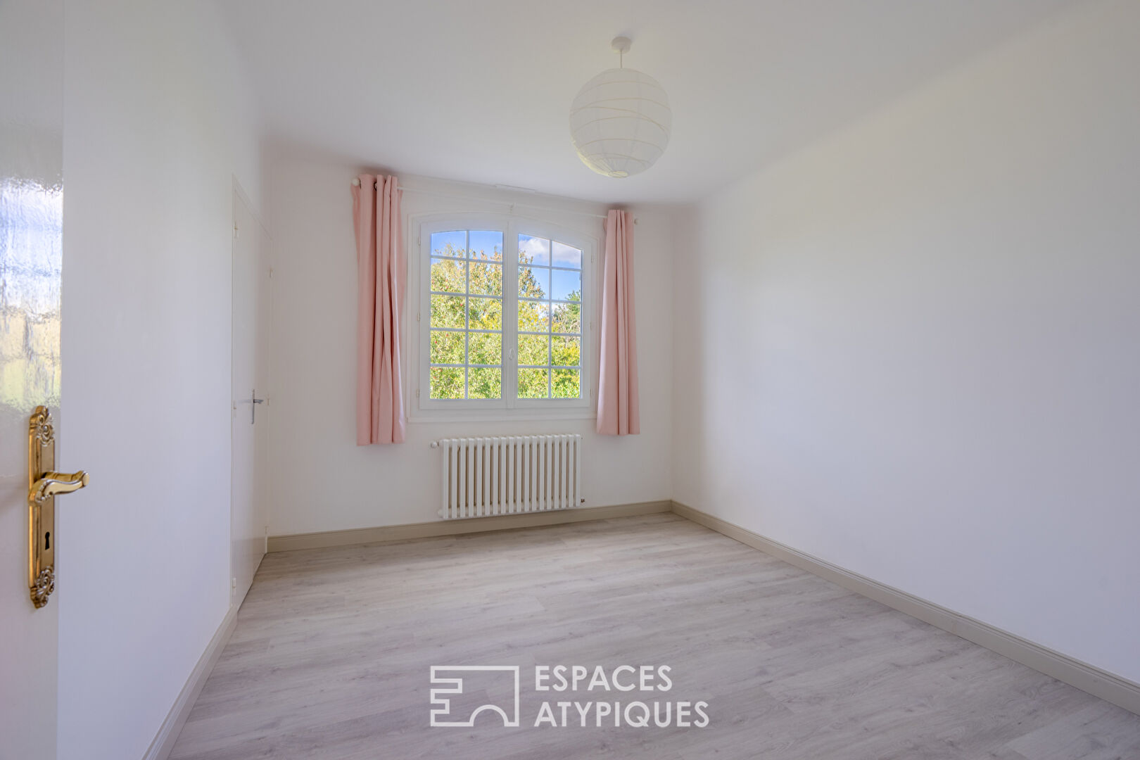 Volume et charme pour cette maison familiale à 15 minutes de Nantes